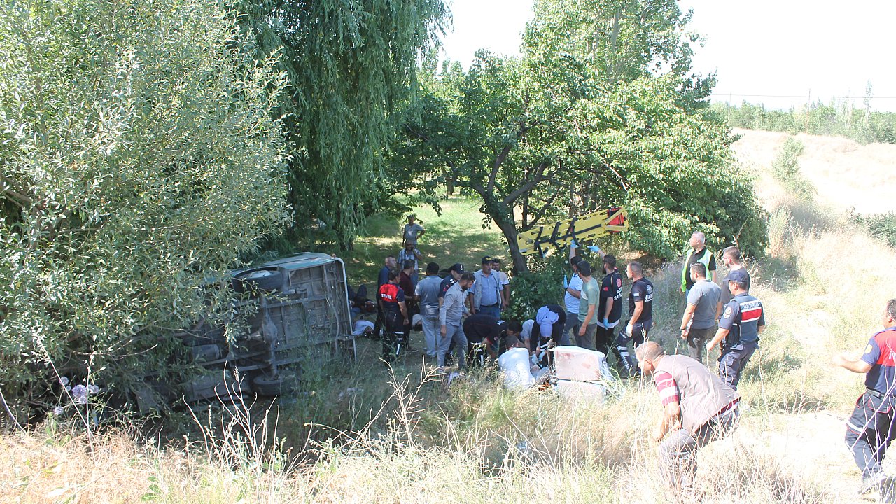 Çay'da Feci Kaza 6 Ölü