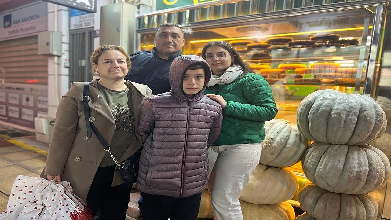 TERMAL TATİL İÇİN ANTALYA'DAN GELDİĞİ AFYON'DA TELEFONUNU KAYBEDEN...