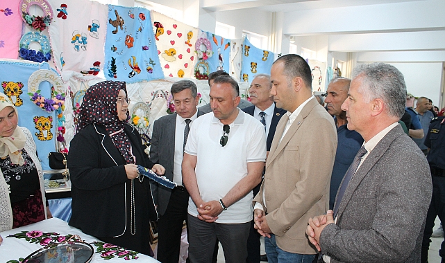 Çay Halk Eğitim Merkezi Tarafından El Sanatları Sergisi Açıldı