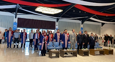 Çay MYO'da Mezuniyet Sevinci
