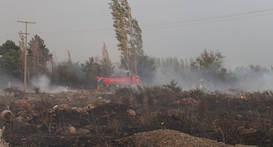 Çay'da 45 Dekarlık Alanda Yangın Çıktı