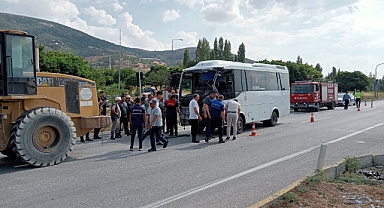 Yine Ali Kaleli Kavşağı Yine Kaza 7 Yaralı!!!