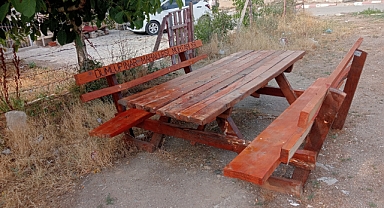 Taş Sözlerini Yerine Getiriyor