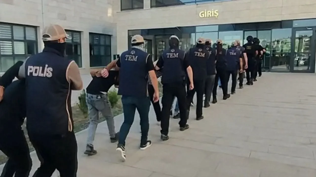 Afyonkarahisar'da 5 İlçe Kapsamında Rüşvet Operasyonu: 15 Gözaltı.!