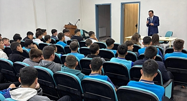 Sgk Müdürü Dönmez öğrencilerle bir araya geldi