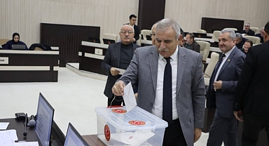 Kökcür Denetim Komisyonuna Seçildi